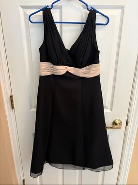 Eden Maids Black V-Neck Cocktail Dress with Blush Waistband like new- size 8